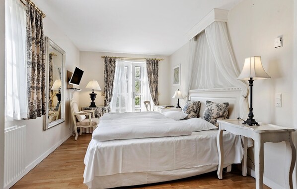 5 bedrooms, free WiFi