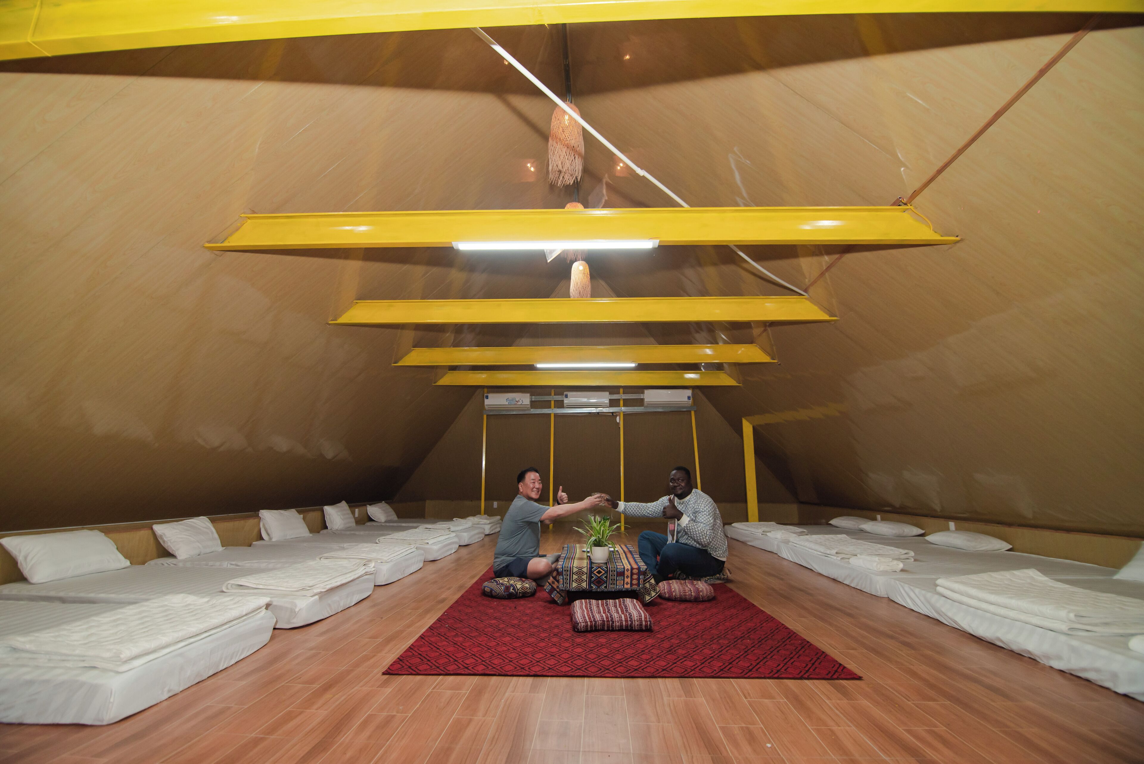 Dormitorio compartido básico, para no fumadores | Escritorio, insonorización y wifi gratis 