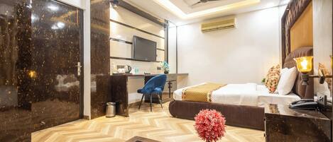 1 bedroom, Egyptian cotton sheets, premium bedding, memory foam beds