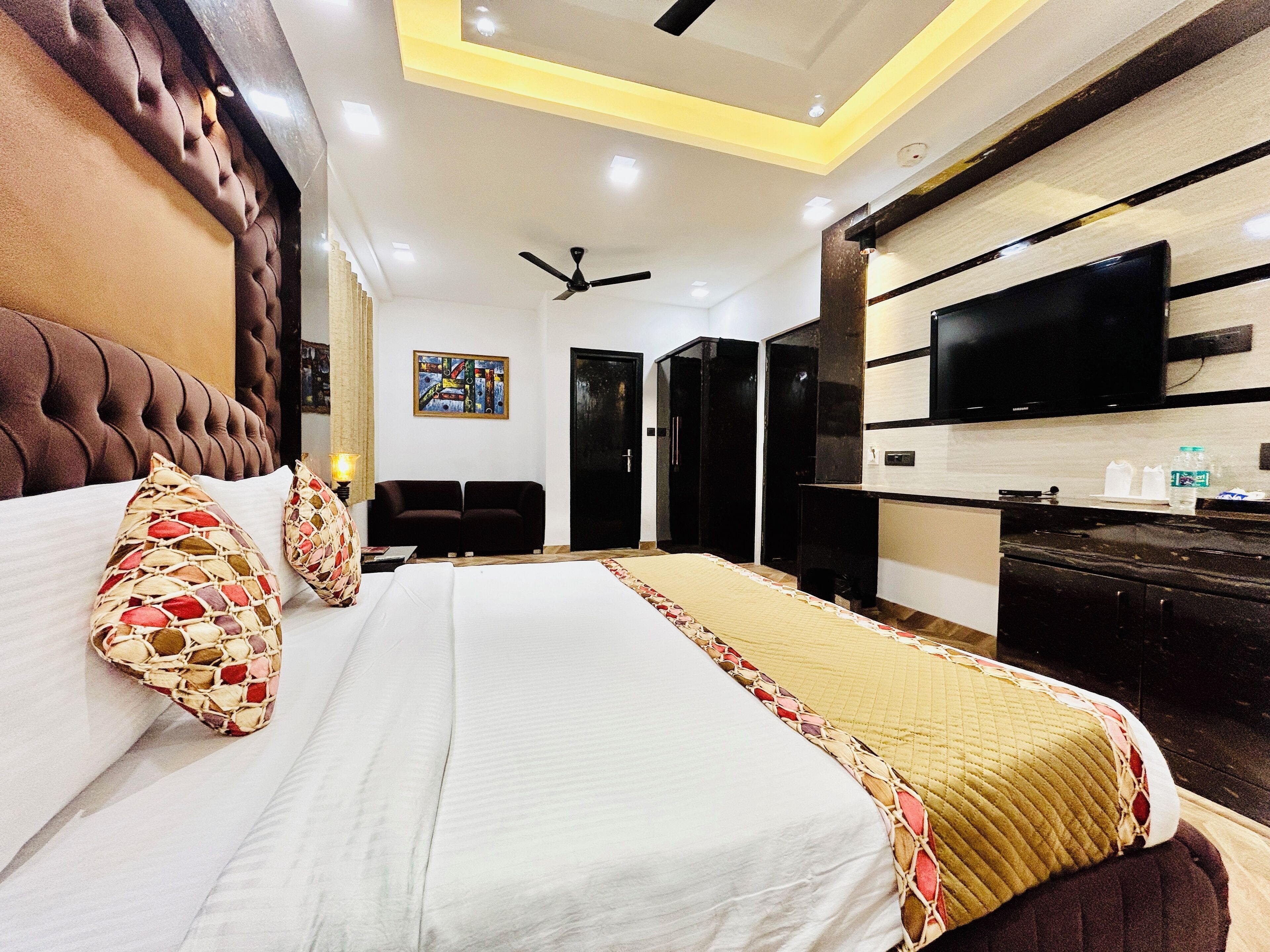 Photo - Hotel Cosmo Near BLK Hospital Karol Bagh