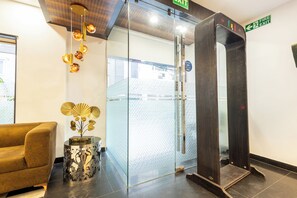 Reception - Hotel Cosmo Near BLK Hospital Karol Bagh (New Delhi)
