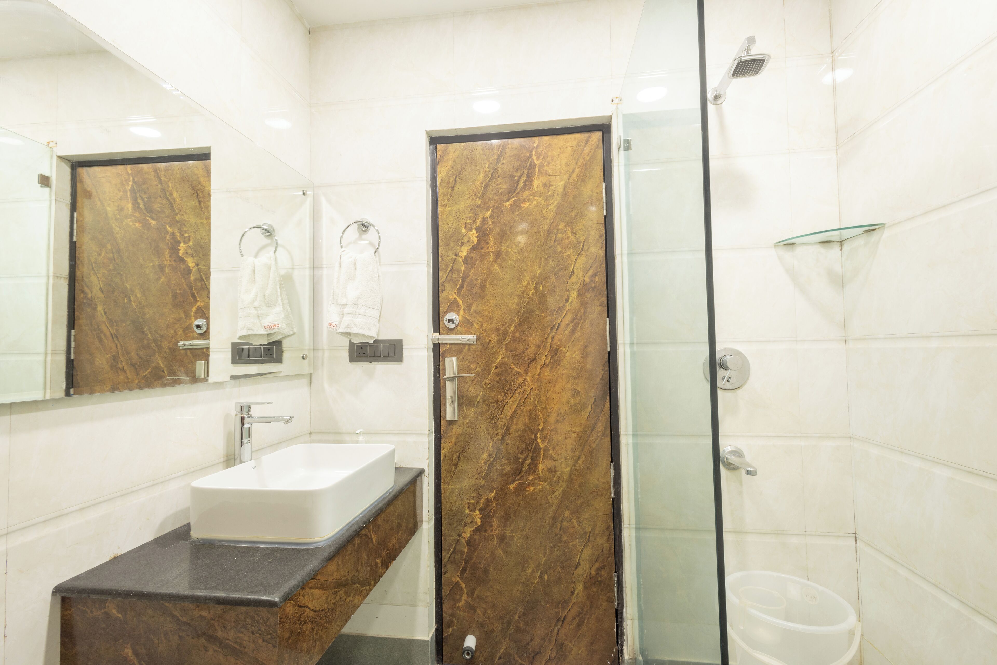 Photo - Hotel Cosmo Near BLK Hospital Karol Bagh