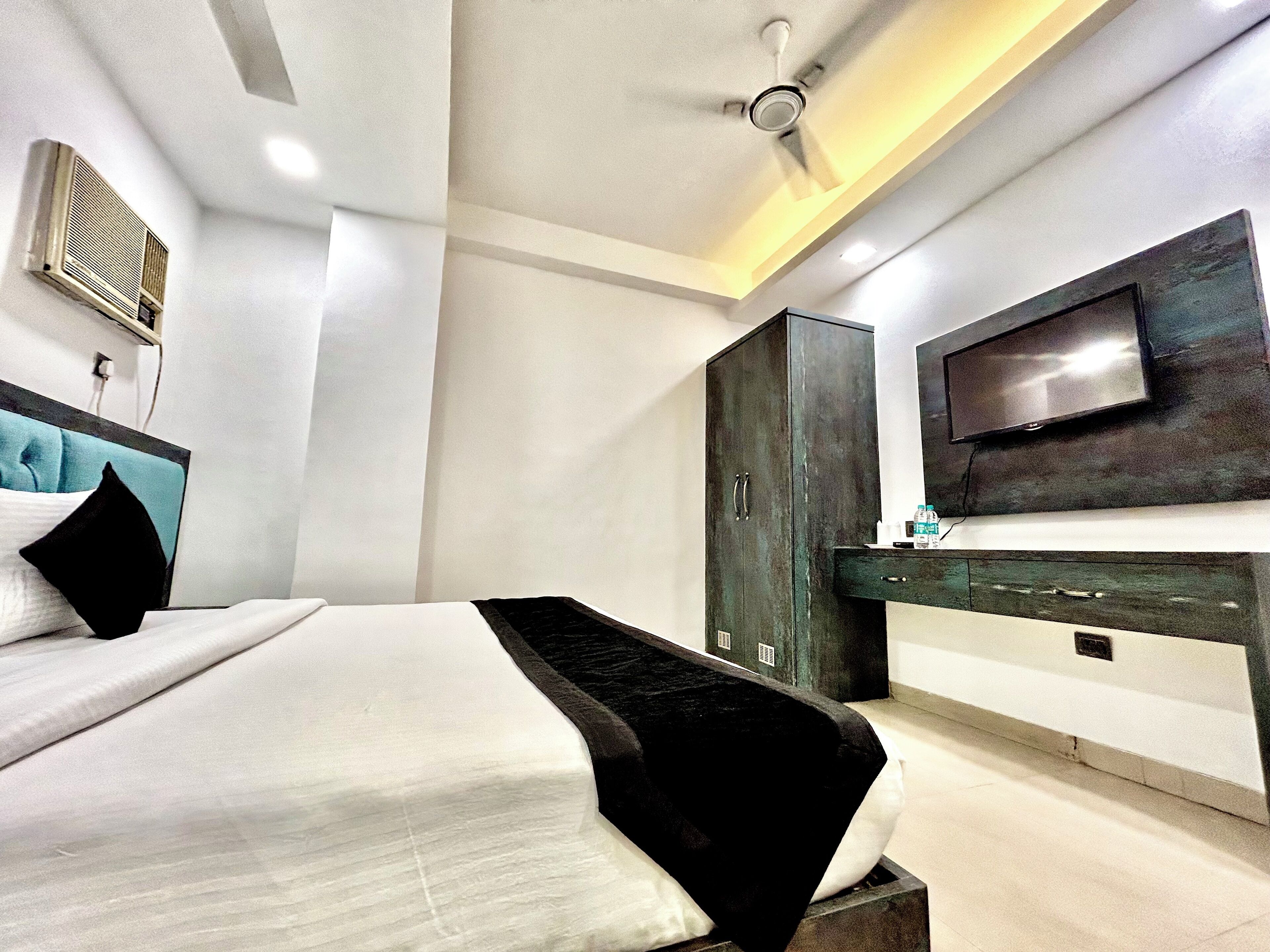 Photo - Hotel Cosmo Near BLK Hospital Karol Bagh