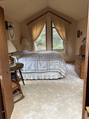 1 slaapkamer, een strijkplank/strijkijzer, gratis wifi, beddengoed