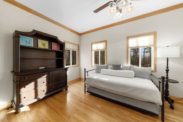 Daybed in master bedroom