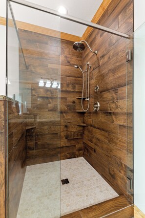 Shower, hair dryer, towels, soap - Luxury Home with Amazing Lake & Mountain views, game room, hot tub, lake access! (Lake Lure)