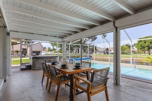 Dining - Gulf Access, Canal View, Heated Pool and Hot Tub - Barefeet Retreat- Roelens Vacations (Cape Coral)