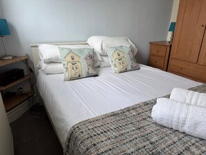 Desk, iron/ironing board, travel cot, WiFi