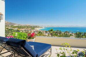 Property grounds - Breathtaking Villa w/ Chef, Butler, & Steps From Swimmable Beach in Del Mar (San José del Cabo)