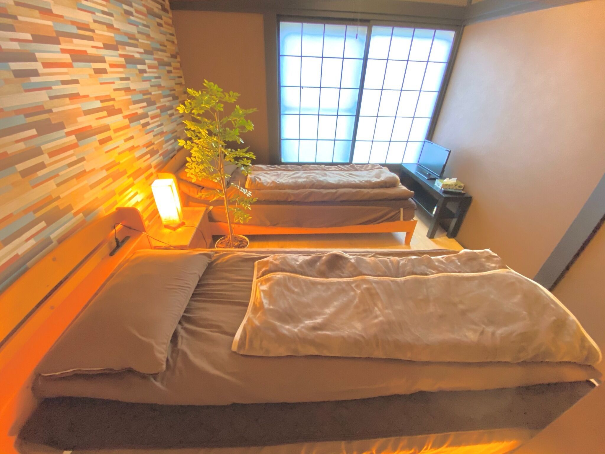 8 bedrooms, desk, free WiFi, bed sheets