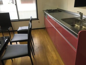 Fridge, microwave, stovetop, cookware/dishes/utensils