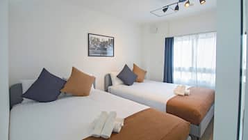 3 bedrooms, desk, iron/ironing board, free WiFi