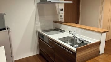 Fridge, microwave