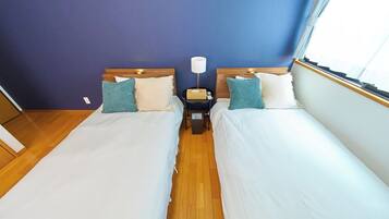 3 bedrooms, desk, free WiFi, bed sheets