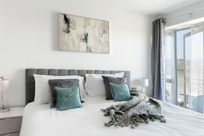3 bedrooms, iron/ironing board, Internet, bed sheets