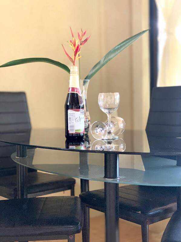 Dining - Ideal Para Descansar del Bullicio de la Ciudad, se Observan Aves Desde Temprano (Golfito)