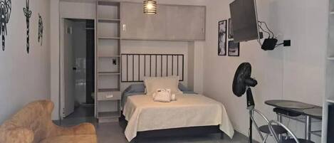 1 bedroom, in-room safe, free WiFi, bed sheets