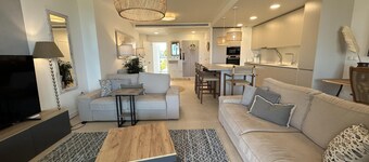 Impeccable 2-Bed Apartment in Camarate hills