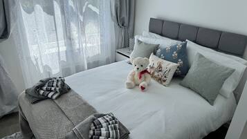 3 bedrooms, iron/ironing board, WiFi, bed sheets