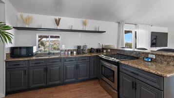 Microwave, oven, stovetop, coffee/tea maker