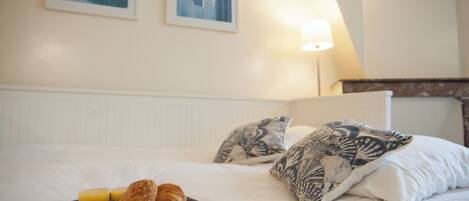 1 quarto, escrivaninha, ferros/tábuas de passar roupa, Wi-Fi de cortesia