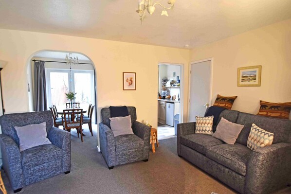 TV - Birch View -  Retreat Group (Aviemore)