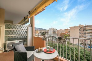 Outdoor dining - Lumiere Du Matin San Felice, Menton, France (Menton)