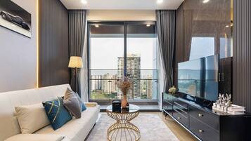 Business Suite, 1 Bedroom, Club Lounge Access, City View | 3 bedrooms, Egyptian cotton sheets, premium bedding, down comforters