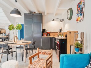 Fridge, microwave, dishwasher, cookware/dishes/utensils - L'Annexe by Interhome (La Richardais)