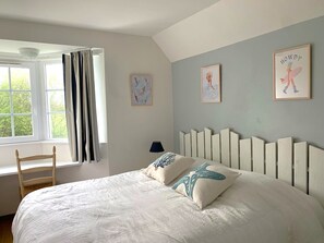 3 bedrooms, iron/ironing board