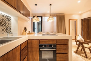 Luksusleilighet | Eget kjøkken | Kjøleskap, mikrobølgeovn og ovn