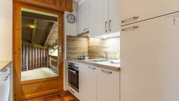 Fridge, oven, dishwasher, toaster