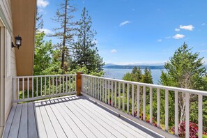 Terrace/patio - Luxe Lakeview Retreat Near CDA Resort Golf: New Amenities, Family Fun! (Coeur d'Alene)