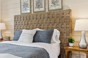 4 bedrooms, desk, iron/ironing board, travel cot - Luxe Lakeview Retreat Near CDA Resort Golf: New Amenities, Family Fun! (Coeur d'Alene)