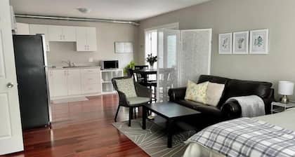 Central Saanich cozy suite