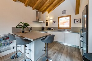 Fridge, oven, dishwasher, toaster - Chalet Triplex - sleeps 6 (ST SORLIN D ARVES)