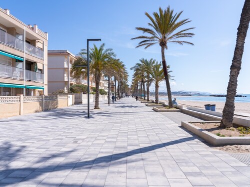 Apartment with terrace 250m beach and train