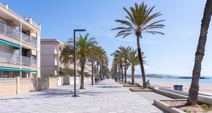 Apartment with terrace 250m beach and train