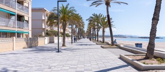 Apartment with terrace 250m beach and train