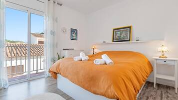 2 habitaciones, tabla de planchar con plancha, wifi y ropa de cama