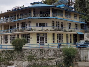 Fachada de la propiedad