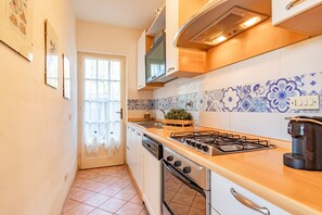 Kühlschrank, Mikrowelle, Geschirrspüler