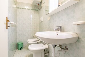 Douche, sèche-cheveux