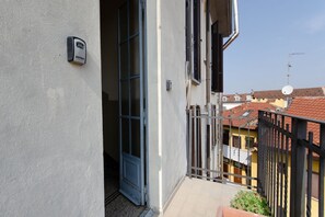 Exterior detail - VivimiHome - [Navigli-Duomo] Maison Fusetti (Milano)