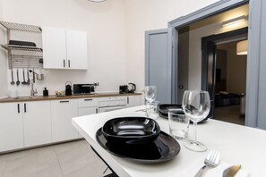 Fridge, microwave, oven, stovetop - VivimiHome - [Navigli-Duomo] Maison Fusetti (Milano)