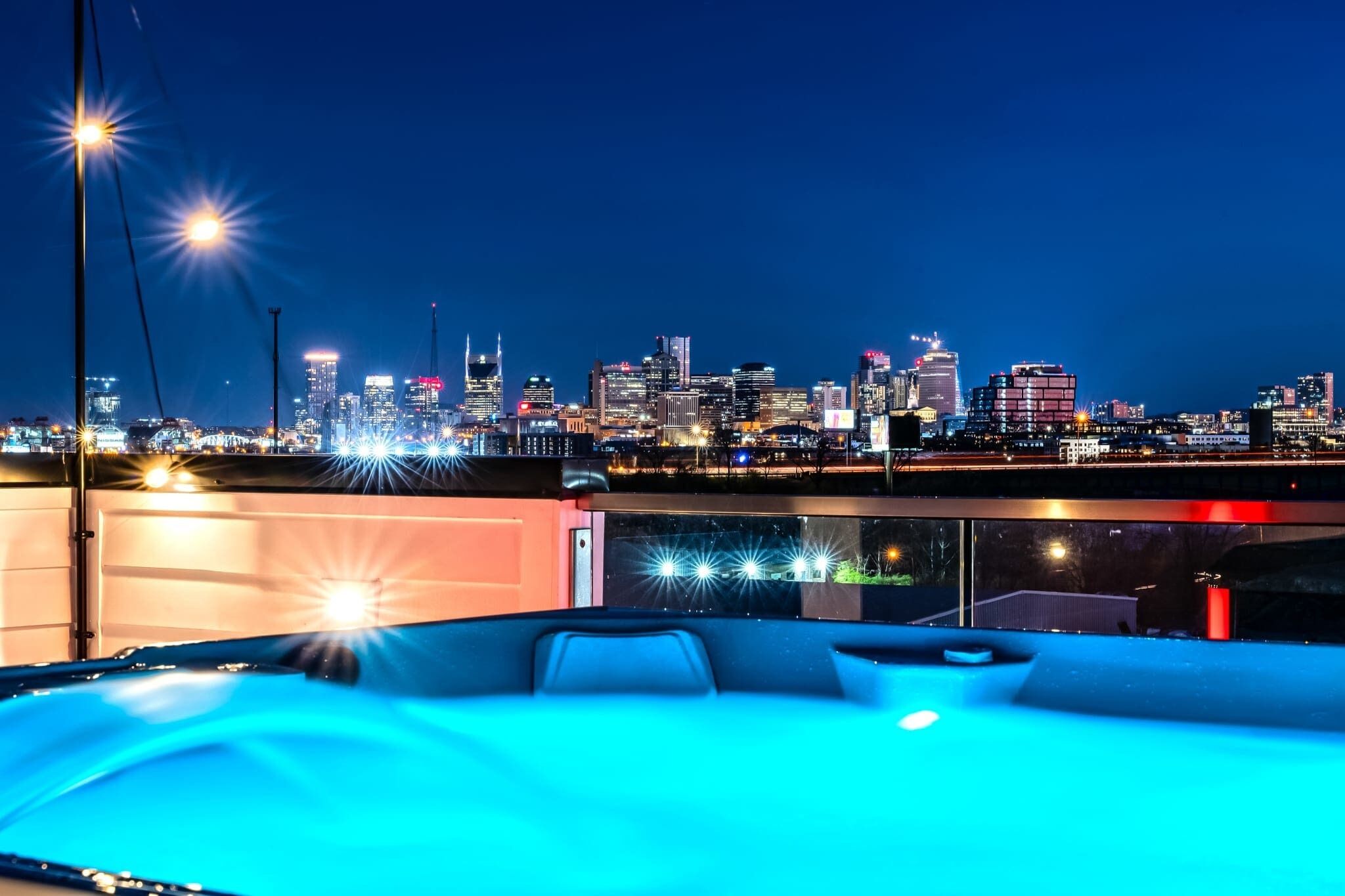 Tina de hidromasaje al aire libre