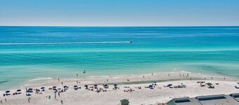 Sunny Getaway | Minutes To Beaches & Downtown