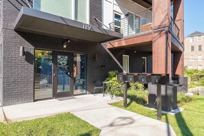 Exterior - Bright 2 Bed, Garage Parking, Walk to Park, Vandy Single Story Modern and Stylish Condo in Secure Building, 10 Mins to Broadway and 12 South, 24 Hr Hospitality (Nashville)