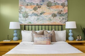 2 habitaciones, escritorio, tabla de planchar con plancha y wifi