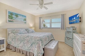 2 bedrooms, iron/ironing board, WiFi, bed sheets - Condo# 411 Siesta Key Beach Sunsets (Sarasota)
